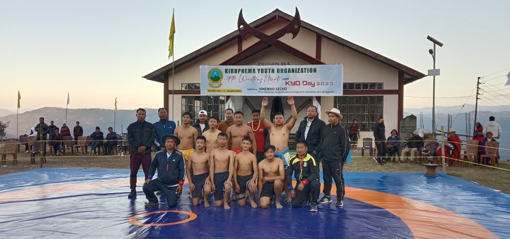 Winners with Kiruphema Youth Organisation officials at Kiruphema Bawe.